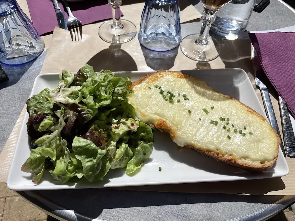 Sar ah_La Belle Histoire_Bernay_review