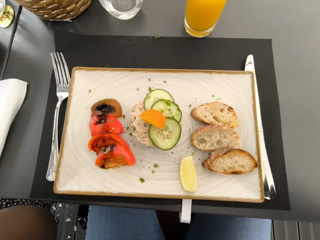 Le restaurant de la charentonne_Bernay_slider_image_2