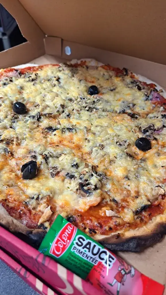 Pizza Foly's_Gannat_slider_image_2