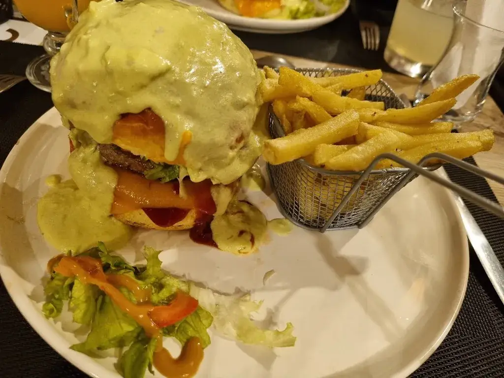 Stephanie Mahe_Bar Brasserie La Petite Galitrelle_Bernay_review