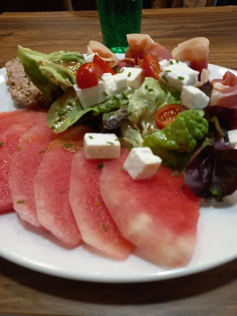 Le vintage Restaurant in Lisieux