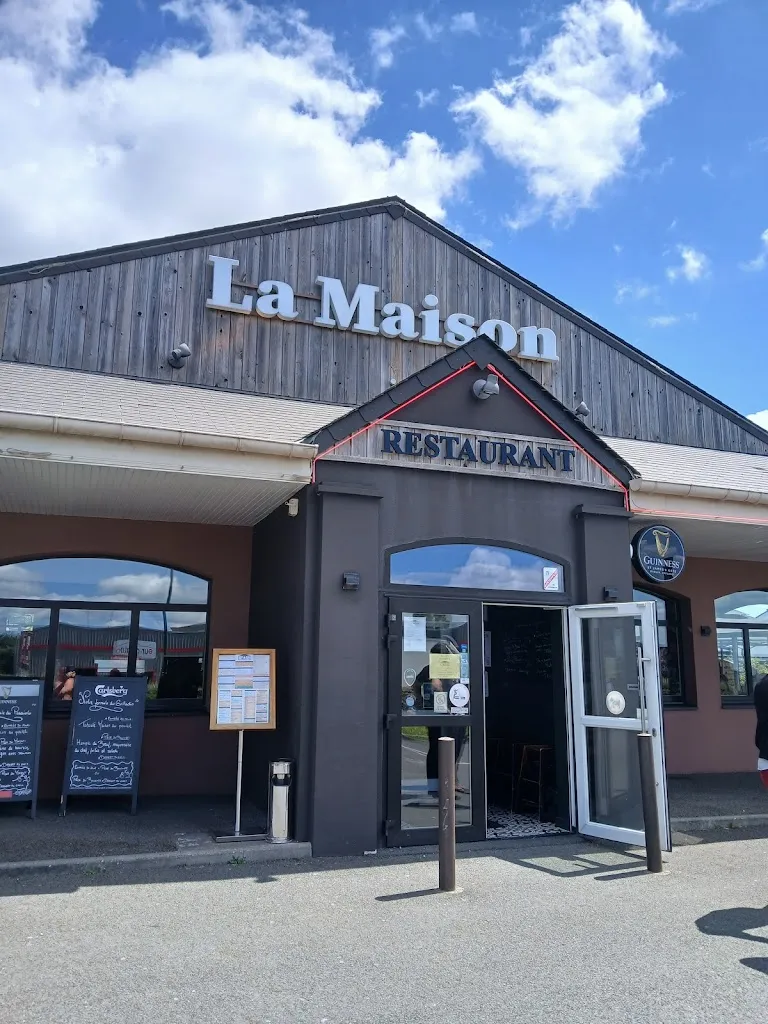 Serge Vignettes_La Maison_Lisieux_review