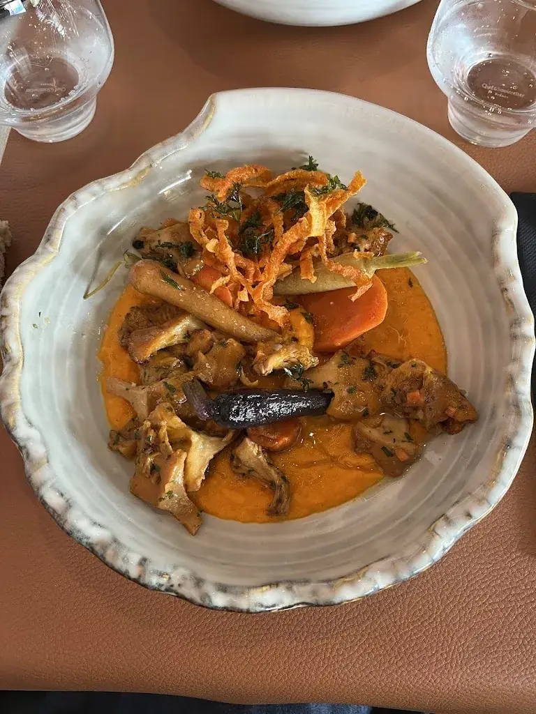 caroline besnault_L'impromptu_Lisieux_review