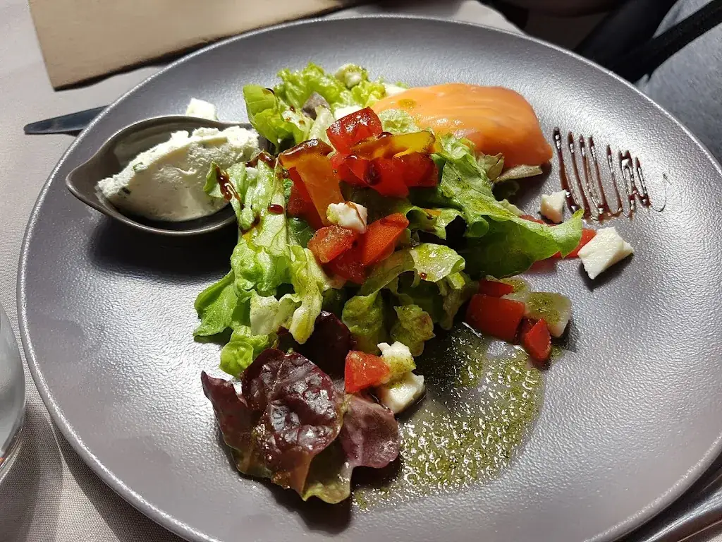 Café de la Basilique_Lisieux_slider_image_2