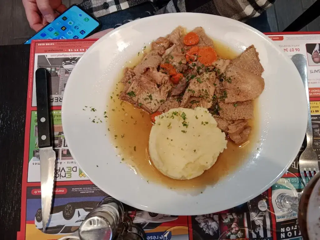 Marie-Christine BRUERE_Le Gentleman_Lisieux_reseña