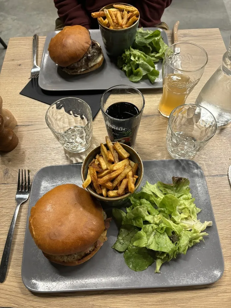 Melanie Claux_Restaurant Burgers & Bouchons_Gleizé_review