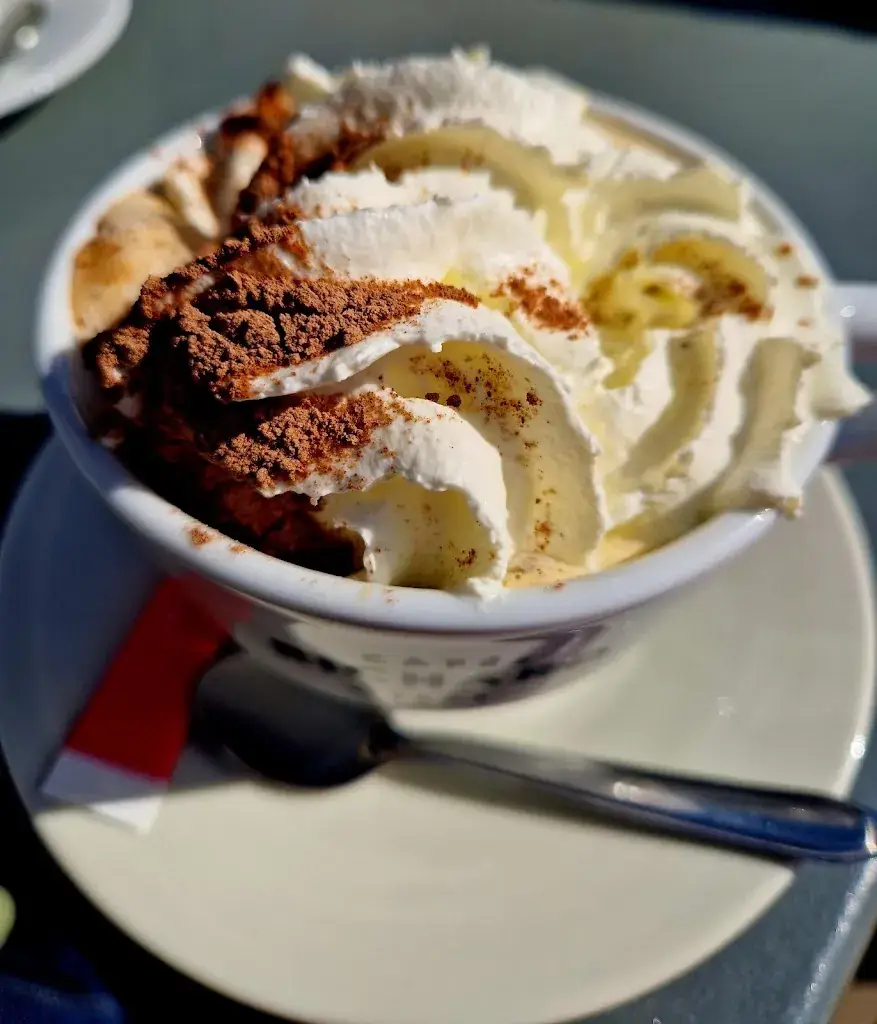 C M_La Coupole Restaurant_Beuzeville_review