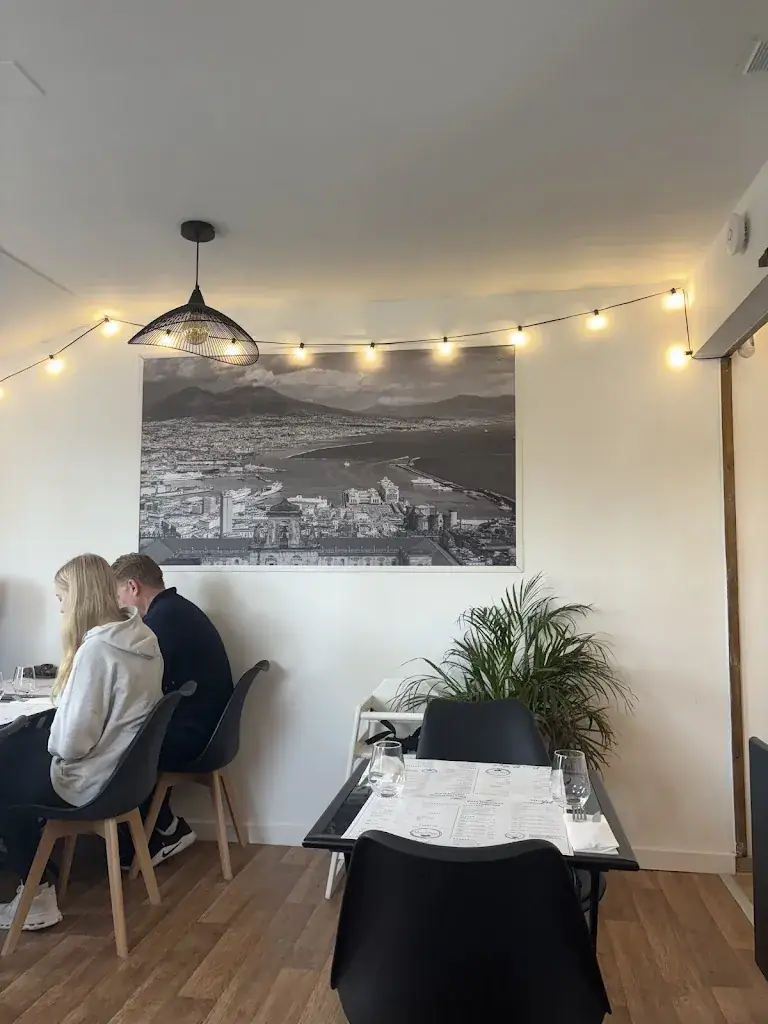 Una Pizza Di Napoli restaurant in Beuzeville