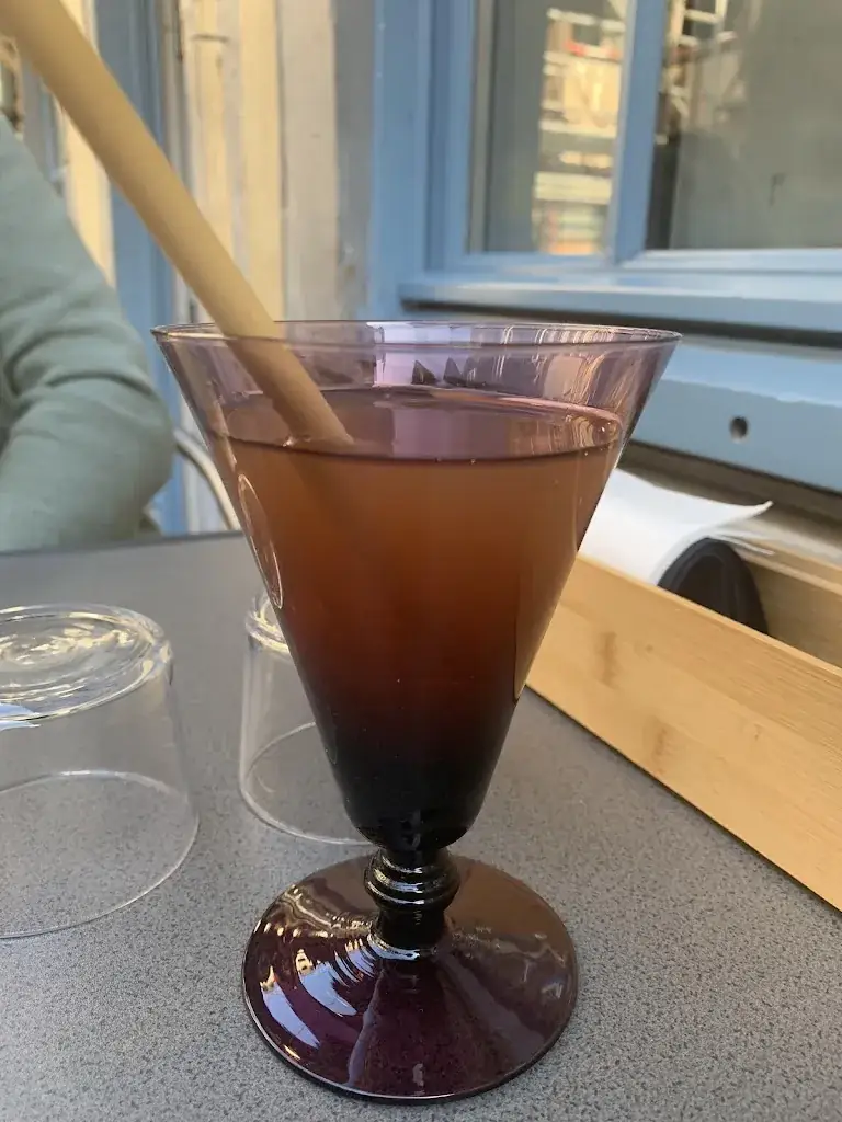 Laetitia Lypka_SARA’ ZIN_Pont-Audemer_reseña