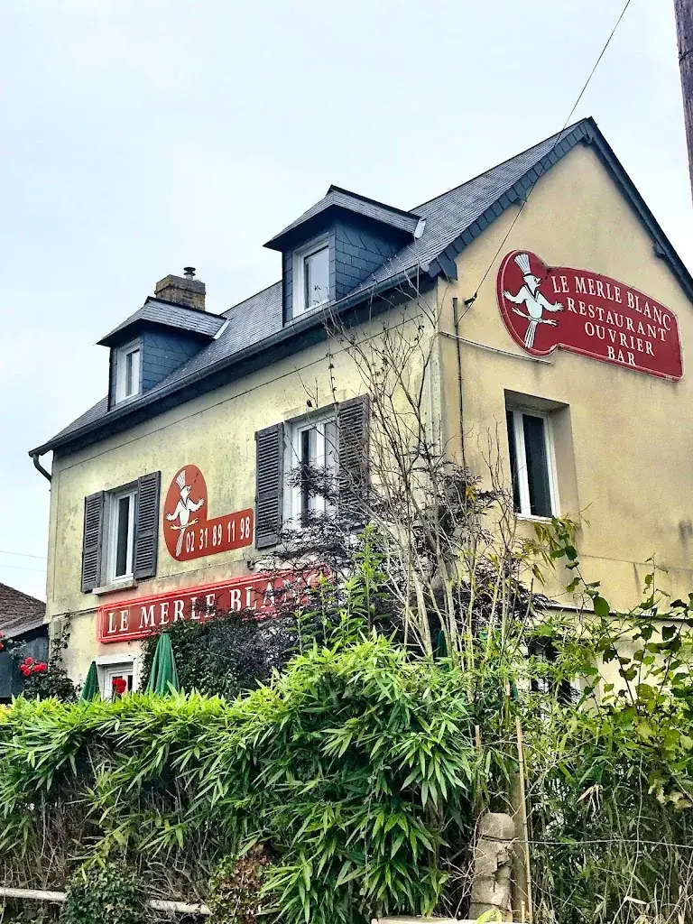 Jack Holzer_Le Merle Blanc_Gonneville-sur-Honfleur_review