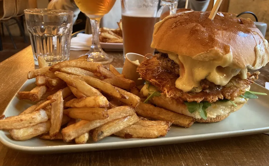 Chez Justine et Quentin_Honfleur_slider_image_2