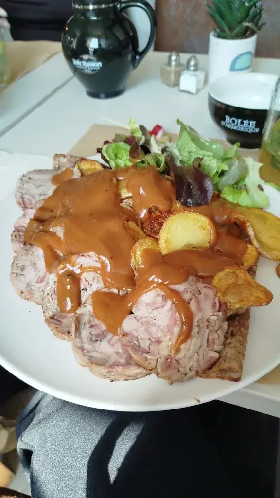 Estelle Cesard_Au Rendez-Vous _Gisors_review