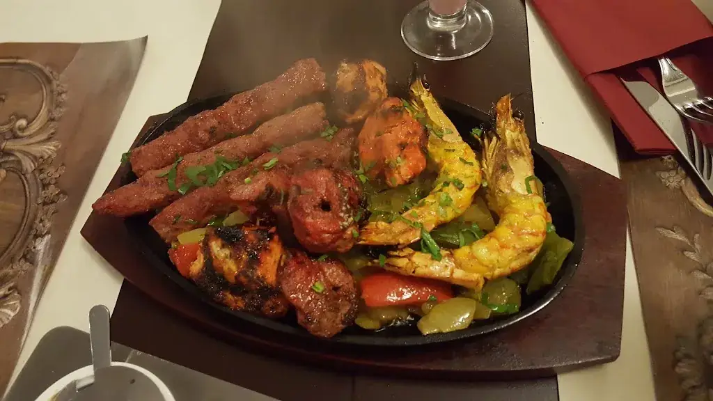 Le Zauq_Gisors_slider_image_2