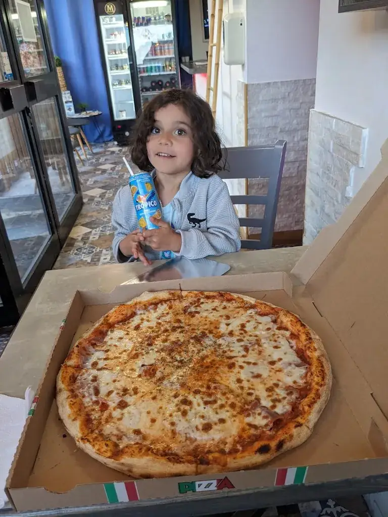 Sarah Nursmum_V Pizza by F2G_Blainville-sur-Orne_review
