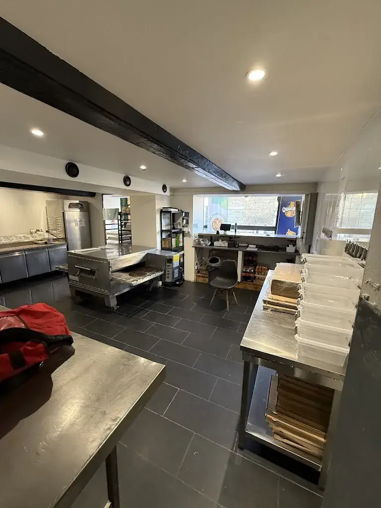 V Pizza by F2G_Blainville-sur-Orne_slider_image_1