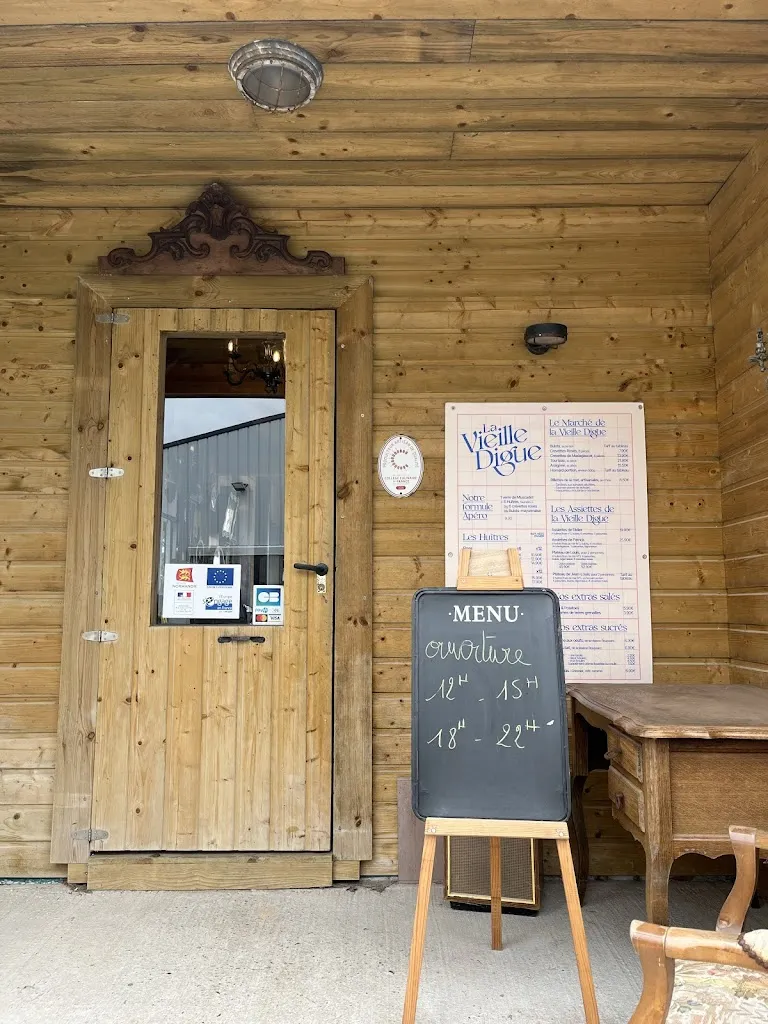 Kate_La Vieille Digue_Blainville-sur-Mer_recensione