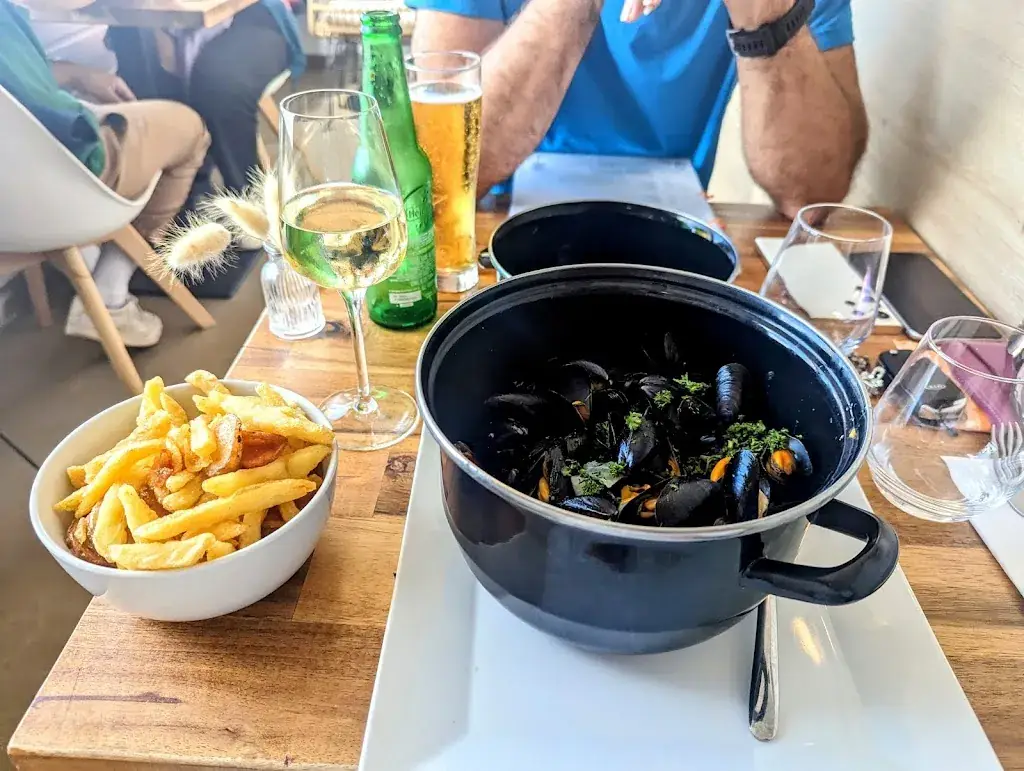 Tara Hashemi_Les Bains de mer, restaurant_Agon-Coutainville_review