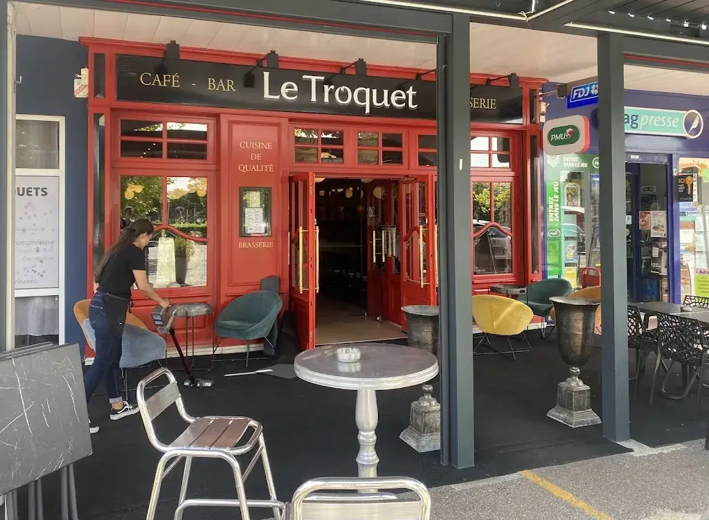 Luc LEMAITRE_Le Troquet_Bois-Guillaume_review