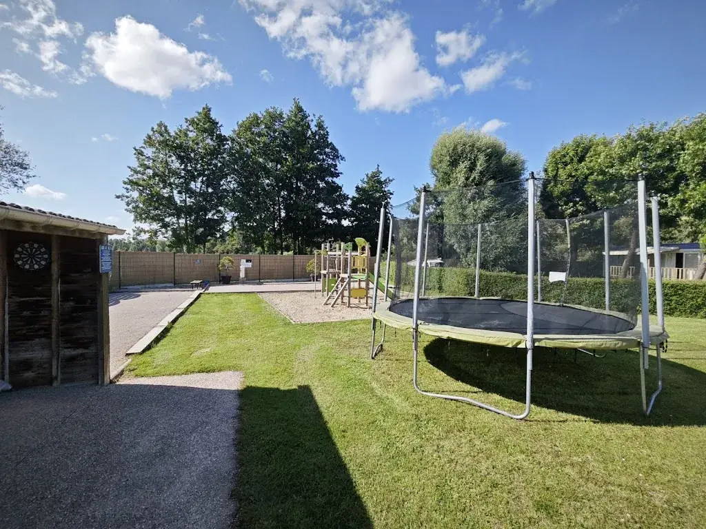 Camping Aux Cygnes d'Opale restaurant in Blangy-sur-Bresle