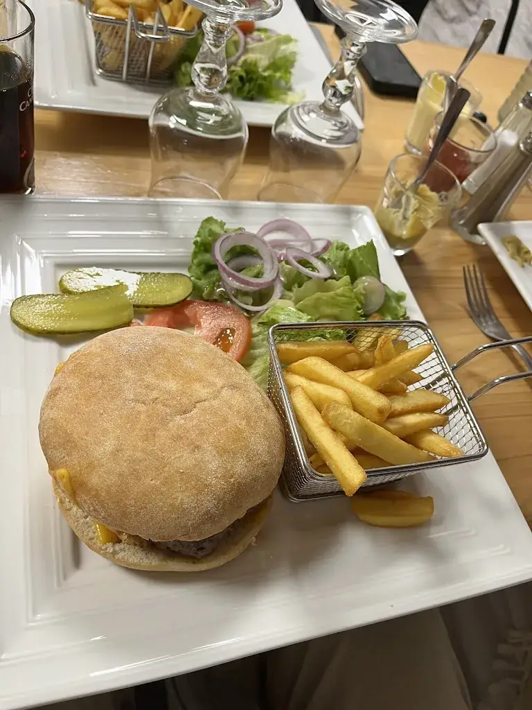 Restaurant le 8_Firminy_slider_image_3