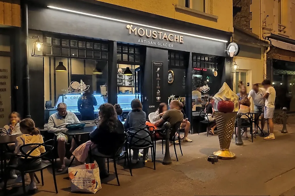 Glaces Moustache-Artisan Glacier restaurant in Blonville-sur-Mer