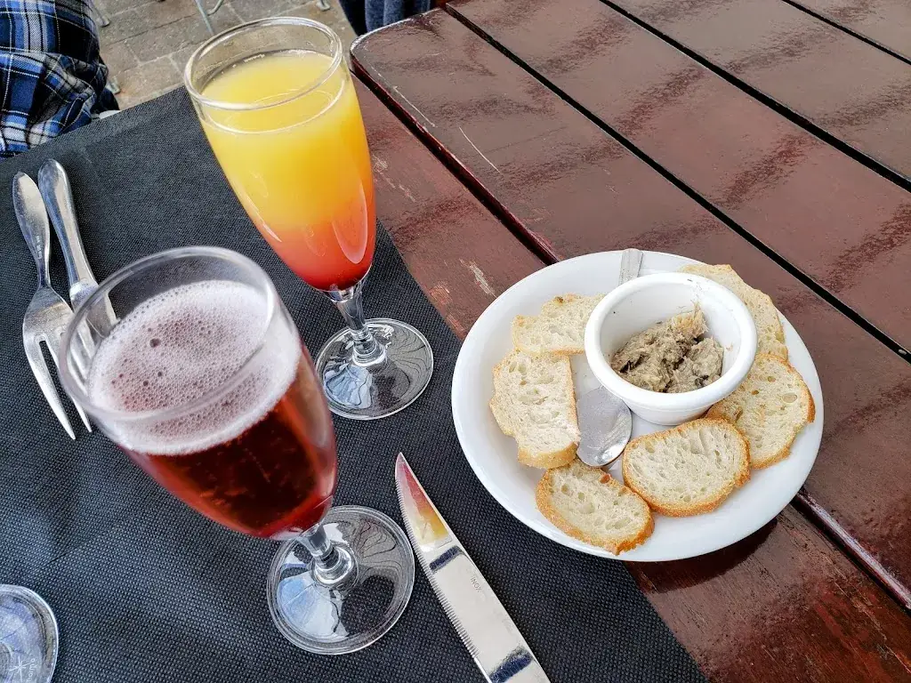 Veronique Eichler_Le Mermoz_Villers-sur-Mer_review