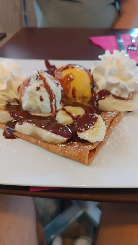 mathis vanghe_Mamie Flo_Villers-sur-Mer_reseña