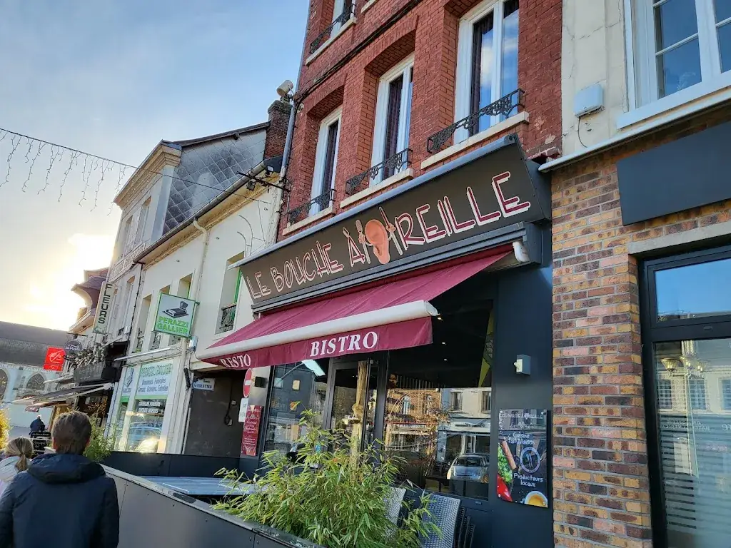 Le Bouche à Oreille restaurant in Montville