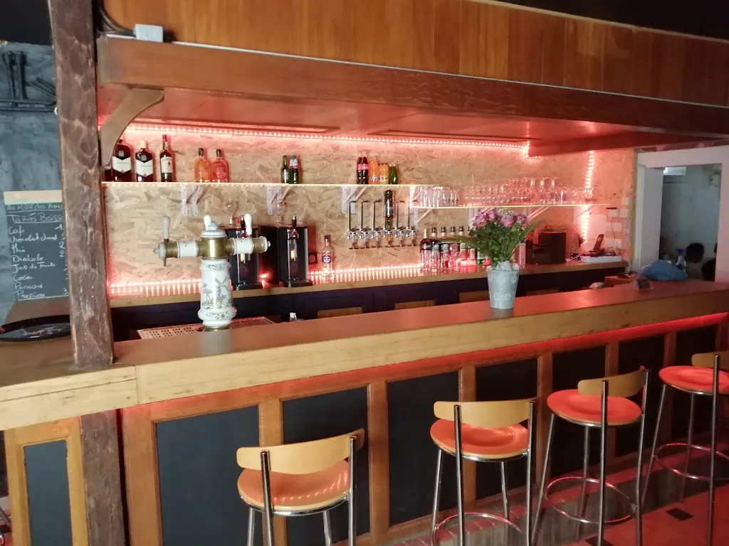 Au rendez-vous des amis restaurant in Nointot