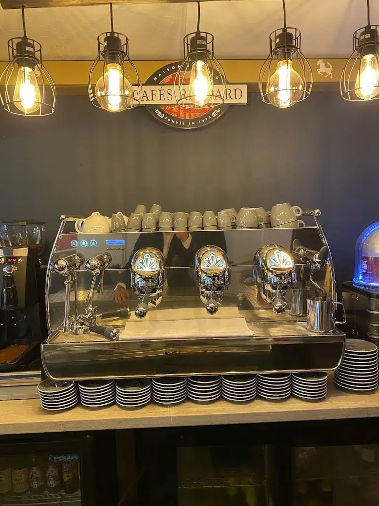 Auberge du Cheval Blanc restaurant à Bourth