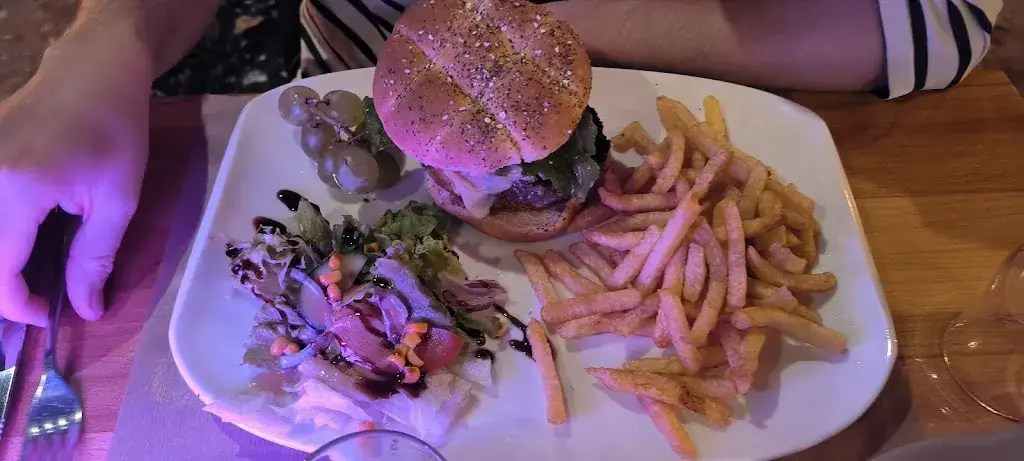 Le Chalet_Bourg-Achard_slider_image_2