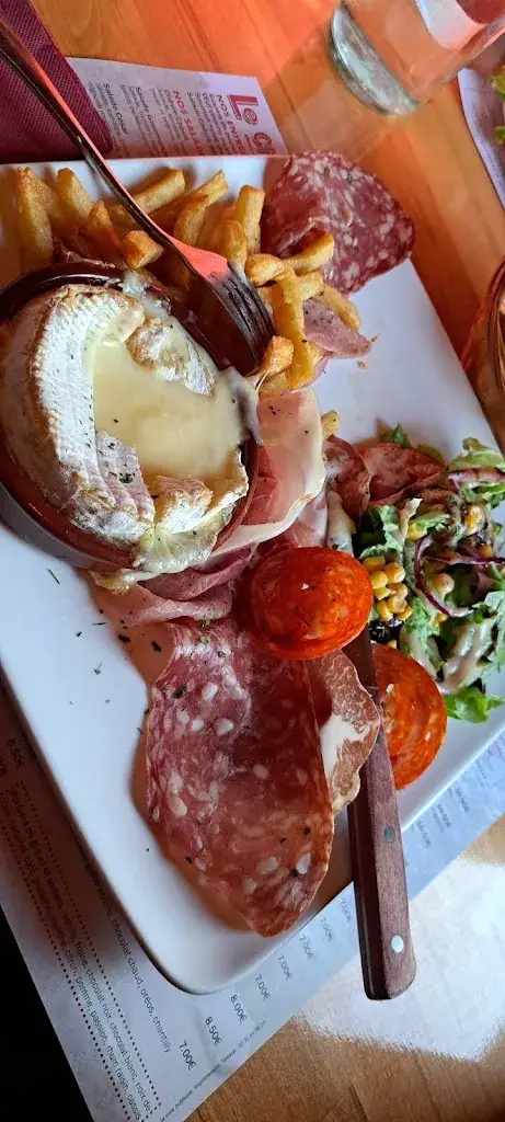 Le Chalet_Bourg-Achard_slider_image_3