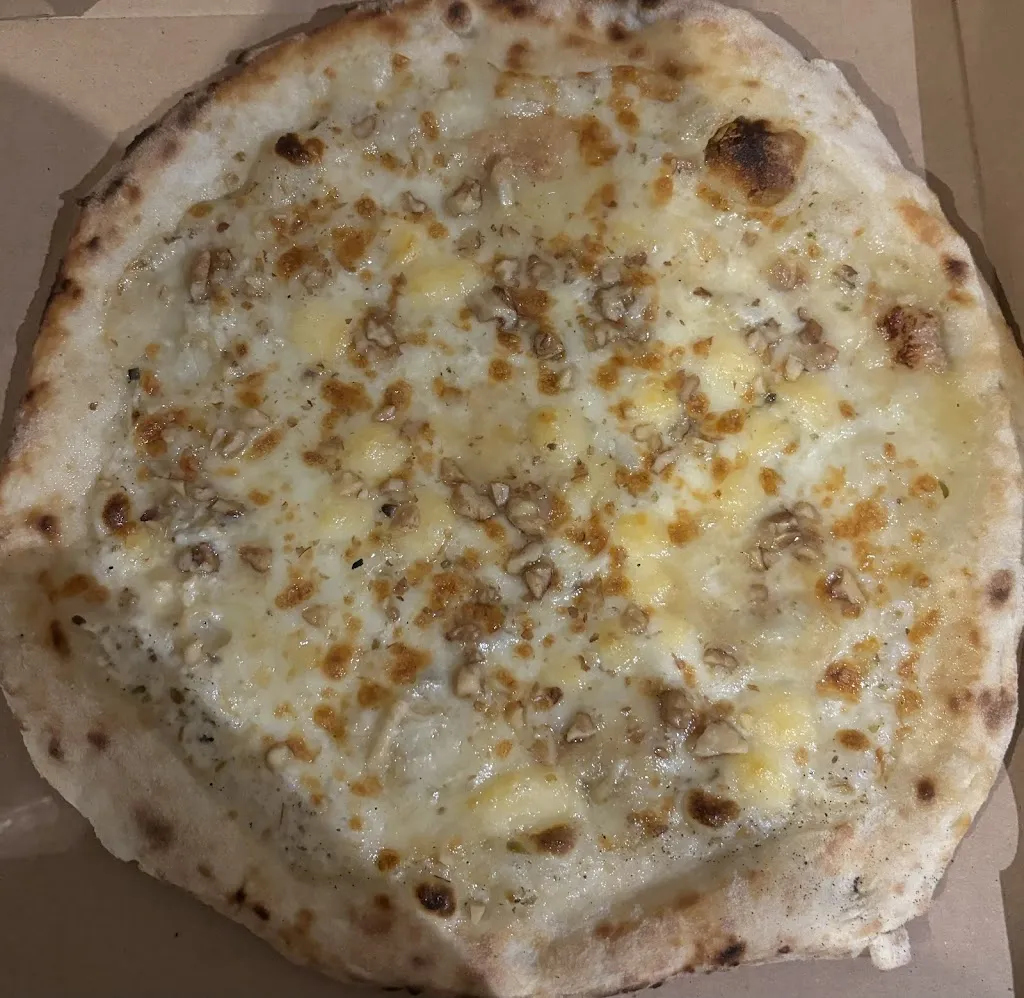 Emeline Chopin Pereira_Mpizza_Bretteville-sur-Odon_recensione