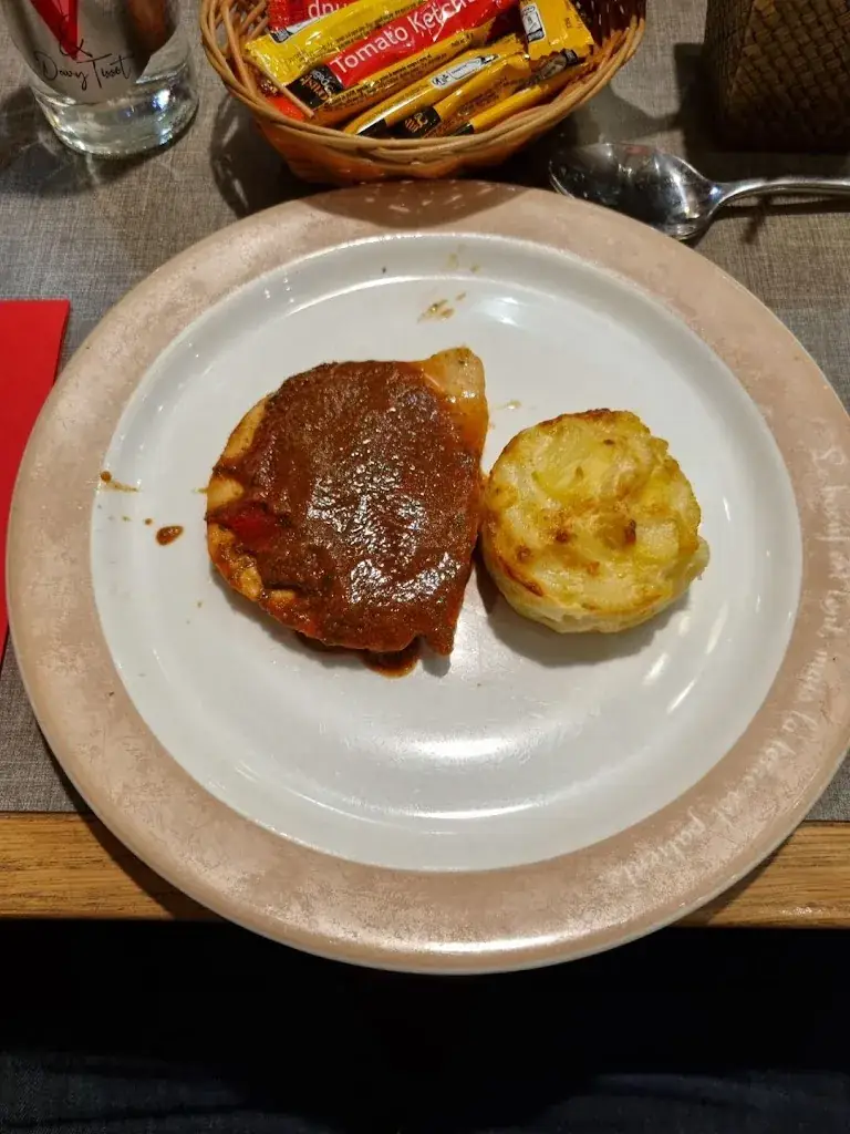 Mathias Nykvist_Courtepaille_Bretteville-sur-Odon_review