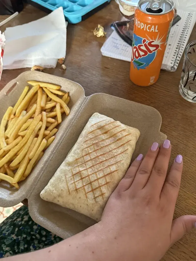 Zoe Delatte_DD BURGER_Breteuil_review