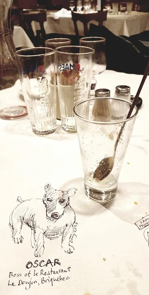 MagicBusArt_Le donjon hôtel restaurant_Bricquebec-en-Cotentin_review