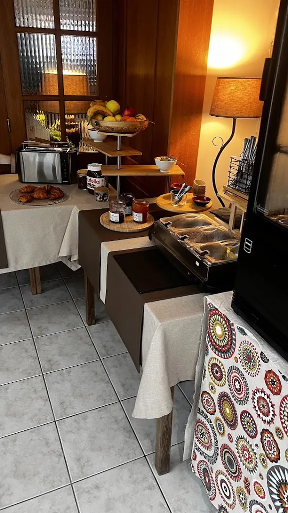 samia Aouragh_Auberge de la Vallee de la Douve_L'Étang-Bertrand_review