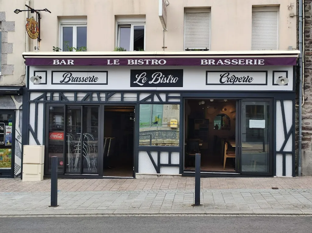 LE BISTRO restaurant in Bréhal