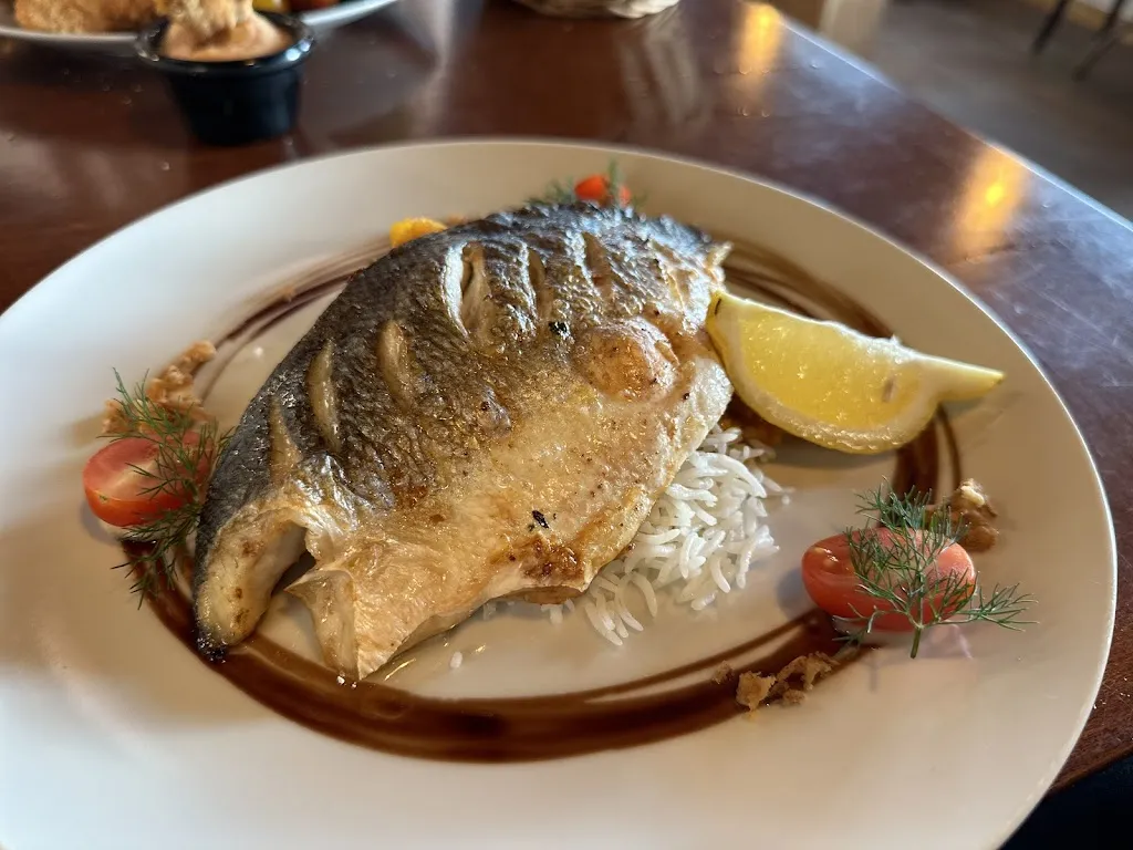 Ploi Uma_LA VIGIE Bar - Restaurant_Bréhal_review