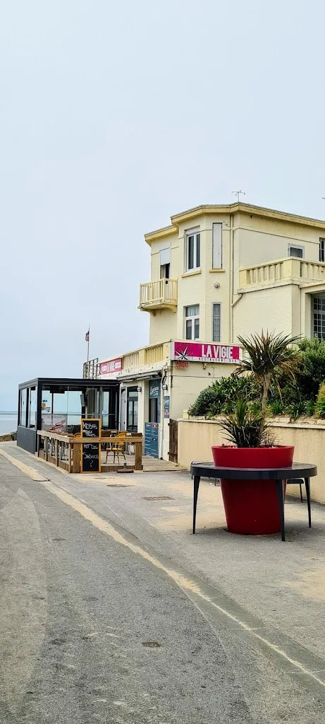 LA VIGIE Bar - Restaurant_Bréhal_slider_image_3