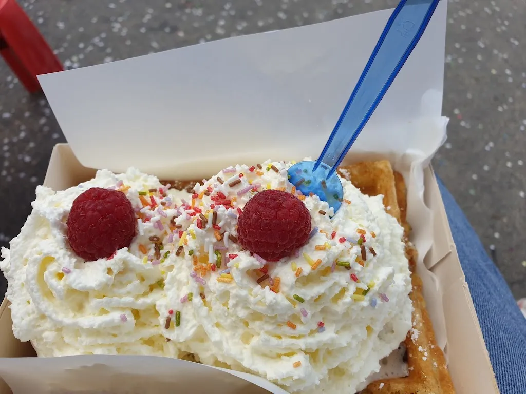 Au Chichi de la Plage_Bréhal_slider_image_2