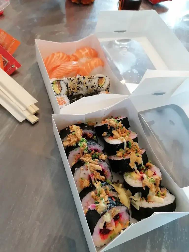 Yohan R_Naniwa Saint.martin.de.brehal_Bréhal_review