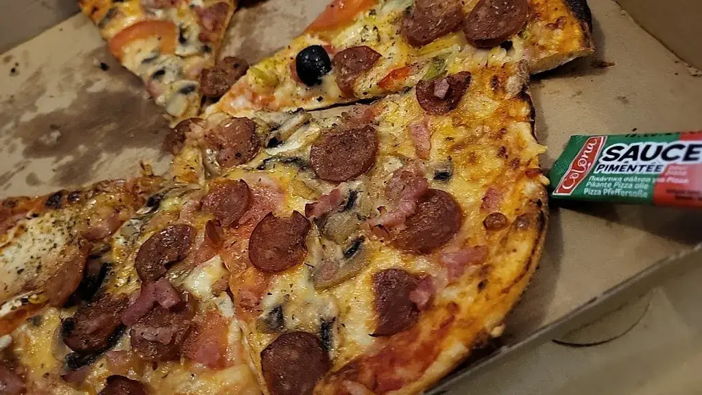 M Pizza restaurant in Bréhal