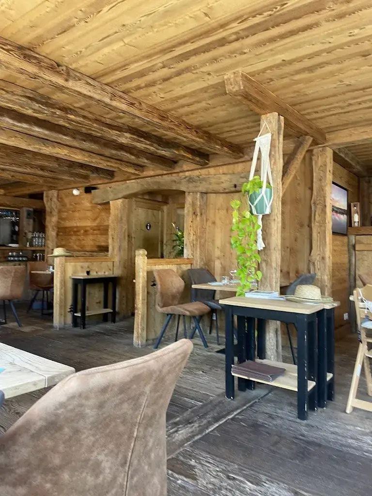 M Garcia_L'Aster_Évian-les-Bains_review