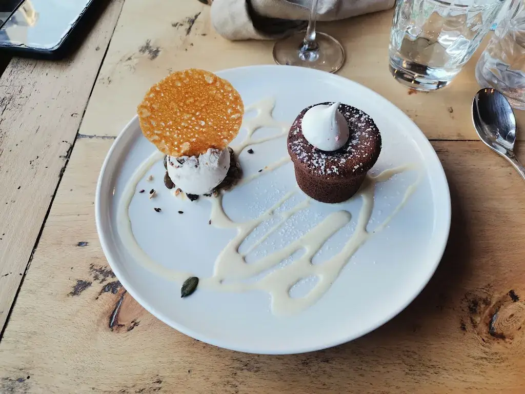 Riccardo Vanni_L'Aster_Évian-les-Bains_review