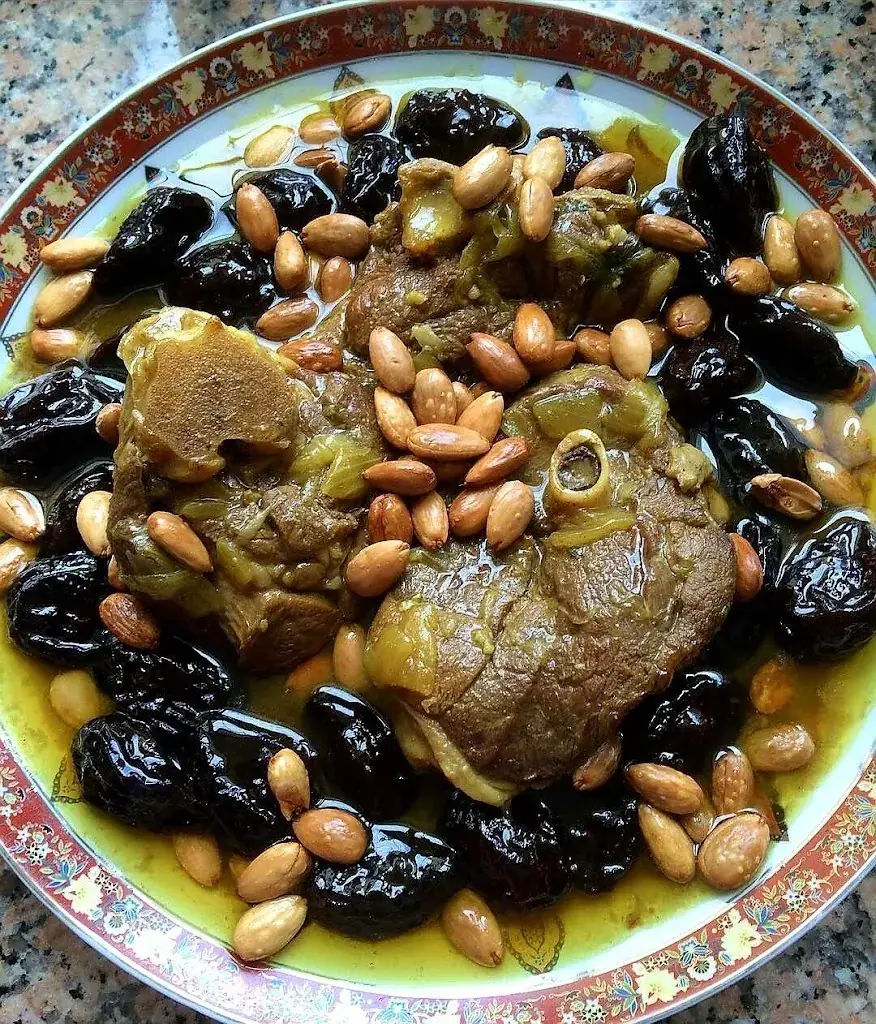 SAVEURS DE L'ATLAS restaurant in Brehal