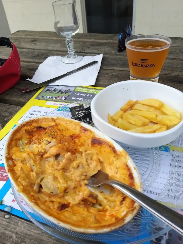 Marius Averitai_Bar le Rivage_Coudeville-sur-Mer_review