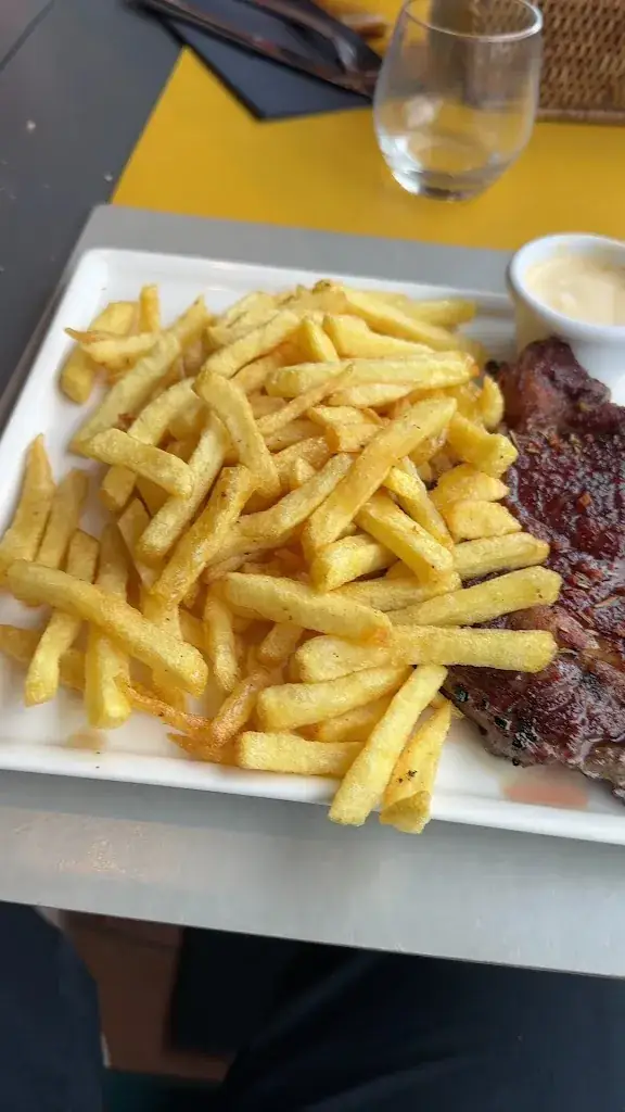 La Table De Louis_Granville_slider_image_2