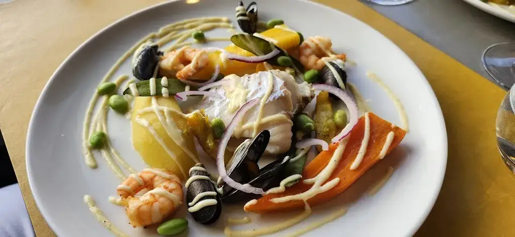 La Table De Louis_Granville_slider_image_3