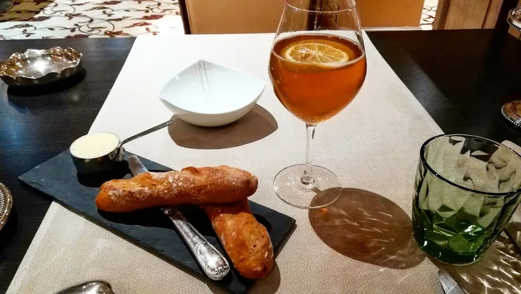 Pierre-Hugues Robieux_le logis de brionne_Brionne_review